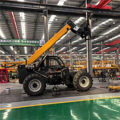 7m 2,5T Teleskopický vysokozdvižný vozík